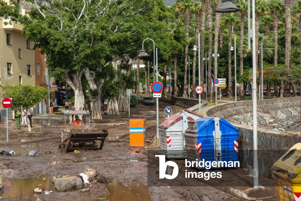 Floods disarter from heavy rains overnight wash away the beach as the water flows down from the mountains, Torre de San Andrés, San Andres, Tenerife Island, Canary Islands, Spain. (photo)
