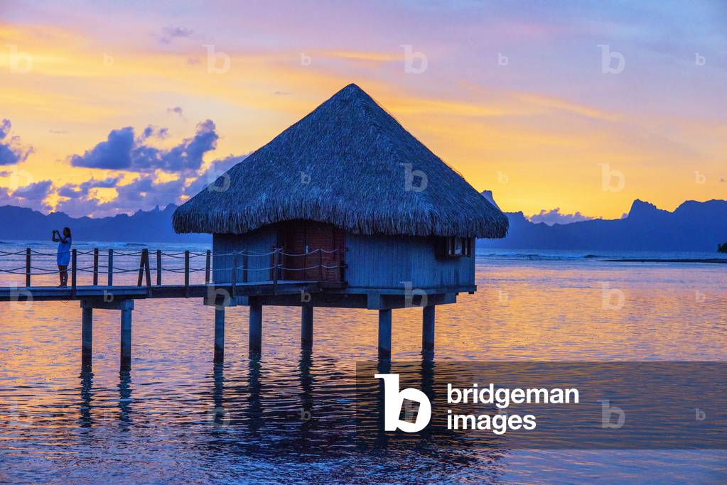 Sunset in Le Meridien Hotel on the island of Tahiti, French Polynesia, Tahiti Nui, Society Islands, French Polynesia, South Pacific, 2020 (photo)