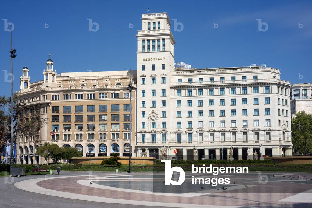 Catalonia square in Barcelona is completely deserted and its passage is prohibited due to the total confinement of the population in Spain, Barcelona, Spain, 9th April 2020 (photo)