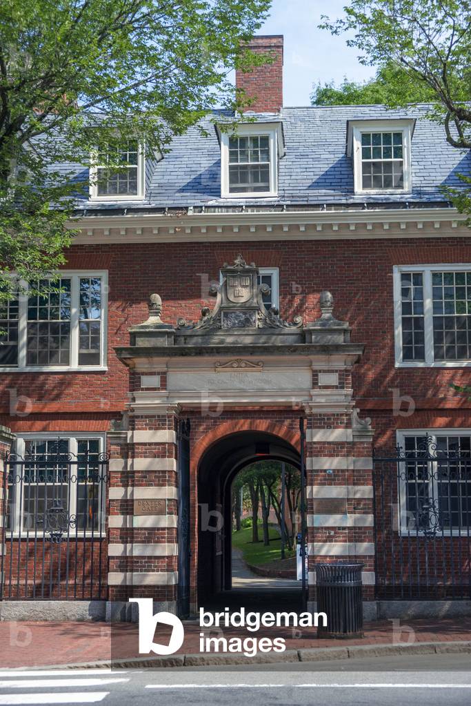 Entrance gate and south facade of Wigglesworth Hall Widener Library, Harvard University, Boston, USA 2021 (photo)