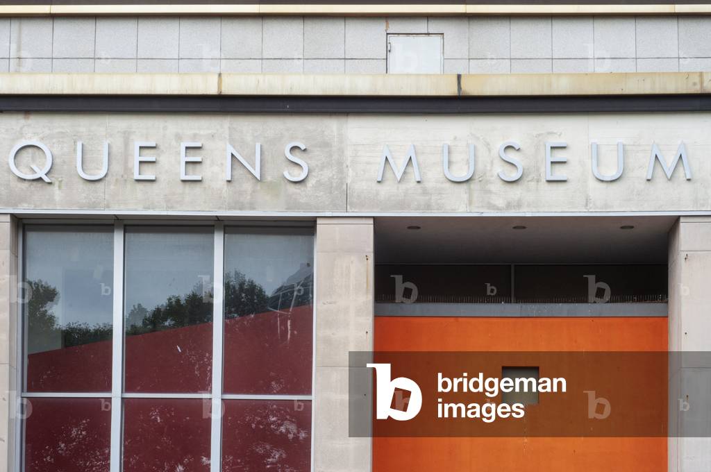 The newly renovated Queens Museum of Art, formerly the New York City Pavilion in the 1939 and 1954 World's Fairs. Queens Museum of art in Flushing Meadows Park. USA (photo)