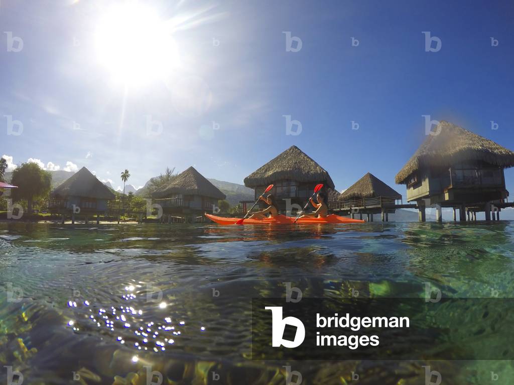 Kayaking in front Le Meridien Hotel on the island of Tahiti, French Polynesia, Tahiti Nui, Society Islands, French Polynesia, South Pacific, 2020 (photo)