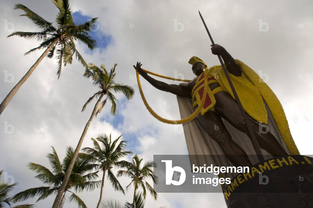 Statue of Kamehameha the Great in Kapa'au, Big Island, Hawaii (photo)