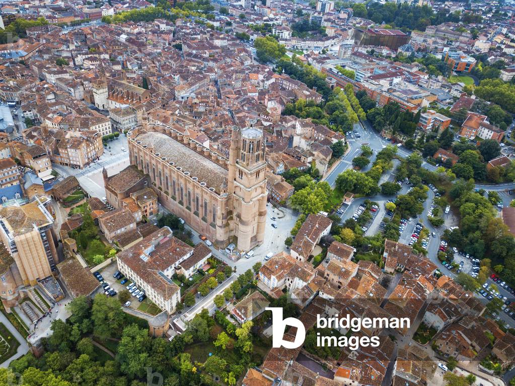 Gothic Saint Cecile Cathedral in Albi town, Pont Vieux bridge and the Church of Notre Dame du Breuil in Tarn village, Languedoc-Roussillon Occitanie Midi Pyrenees France, 2020 (photo)