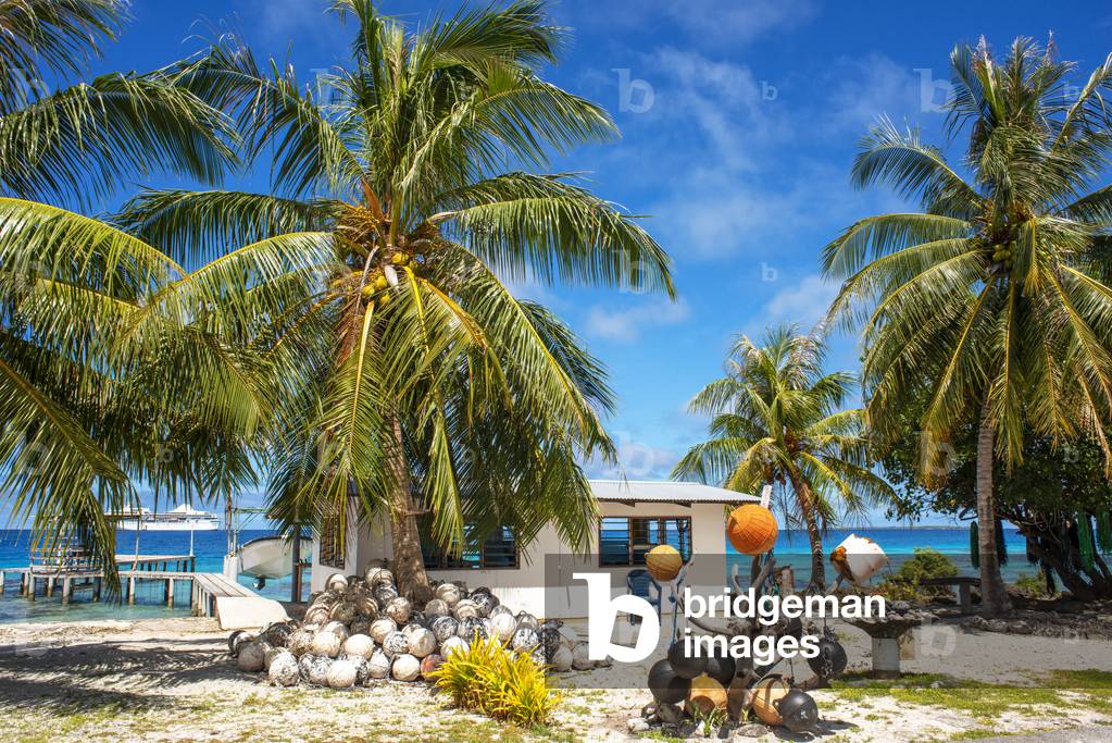 Local house of fishers in Fakarava,  Tuamotus Archipelago French Polynesia, Tuamotu Islands, South Pacific, 2020 (photo)