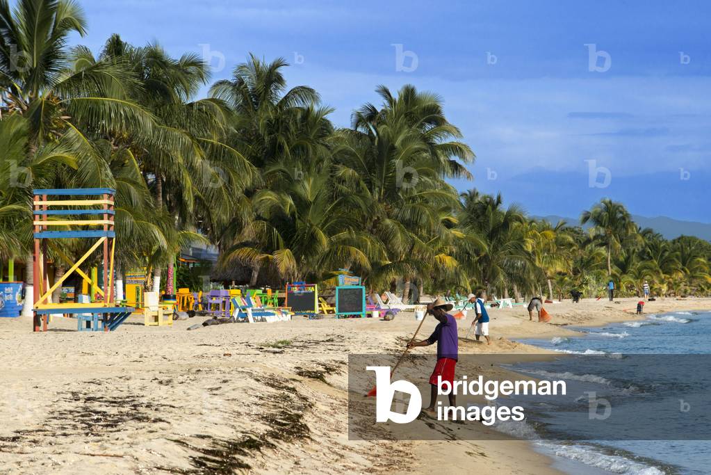 Colorful area at the beach in Placencia, Belize (photo)