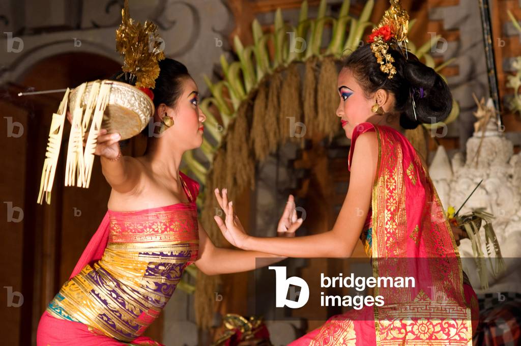 Legong Dance, Palace of Ubud, Bali (photo)