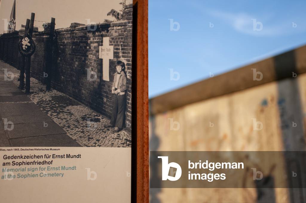 Berlin Wall Memorial, photos of people killed by border guards escaping East Berlin Prenzlauer Berg, Berlin, Germany  (photo)