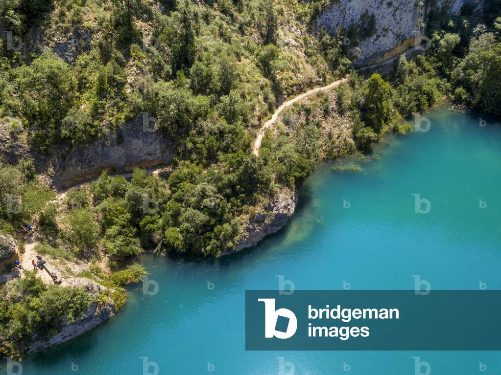 Congost de Mont-Rebei in the Pre-Pyrenees of Lleida, Catalonia, Serra del Montsec, La Noguera, Lleida, Spain

The Montrebei Gorge (in Catalan Congost de Mont-Rebei) is a place that is located between the provinces of Huesca and Lérida (Spain), between the regions of Ribagorza and Pallars Jussà, It is constituted in the narrowest part by which the Noguera Ribagorzana river, which constitutes the natural border between Aragon and Catalonia, crosses the Montsec mountain range, walls in vertical fall of more than 500 meters and a width at its minimum point of 20 meters , The Catalan part is part of the Noguera Nature Reserve, It is within the Sierra del Montsec Natural Interest Area, 2020 (photo)
