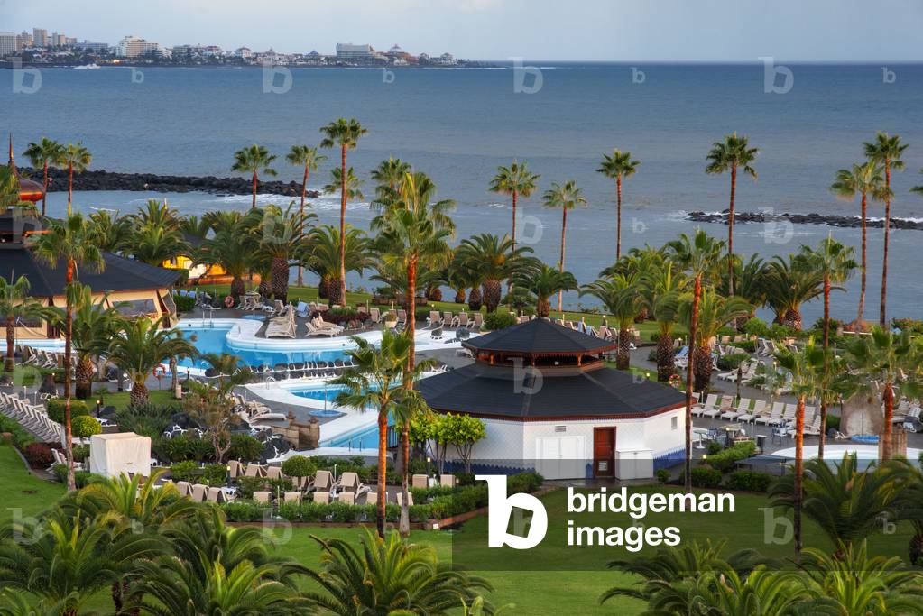 Pool of Hotel Riu Palace Tenerife La Caleta Resort & Spa Costa Adeje Tenerife Island, Canary Islands, Spain (photo)