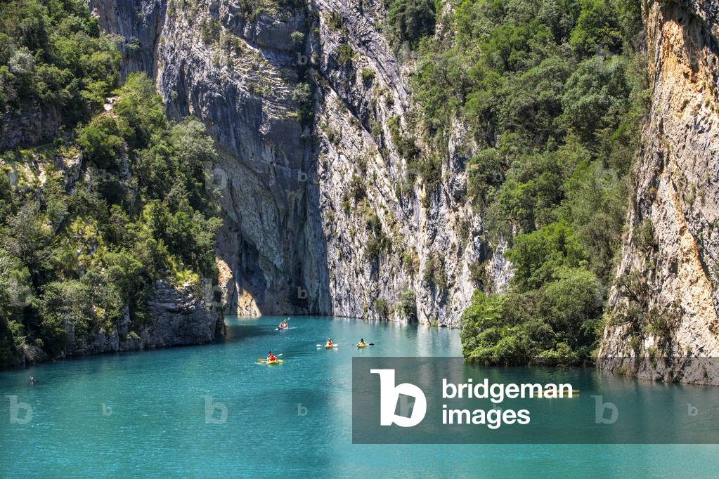 Congost de Mont-Rebei in the Pre-Pyrenees of Lleida, Catalonia, Serra del Montsec, La Noguera, Lleida, Spain

The Montrebei Gorge (in Catalan Congost de Mont-Rebei) is a place that is located between the provinces of Huesca and Lérida (Spain), between the regions of Ribagorza and Pallars Jussà, It is constituted in the narrowest part by which the Noguera Ribagorzana river, which constitutes the natural border between Aragon and Catalonia, crosses the Montsec mountain range, walls in vertical fall of more than 500 meters and a width at its minimum point of 20 meters , The Catalan part is part of the Noguera Nature Reserve, It is within the Sierra del Montsec Natural Interest Area, 2020 (photo)