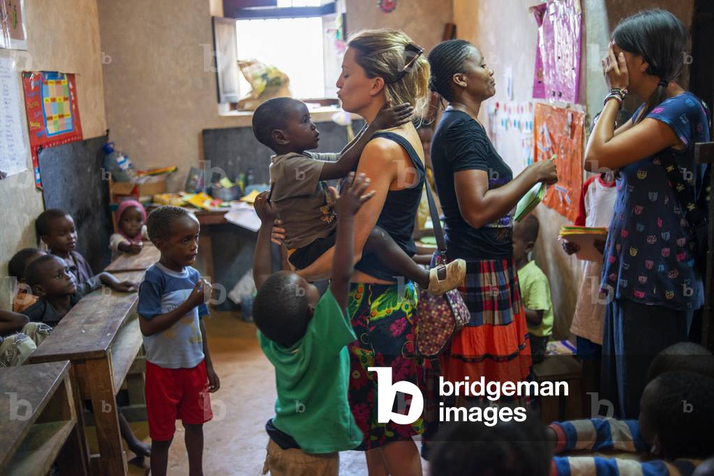 School for children to learn, Afrikable spanish NGO in Lamu island Kenya, This association tries to empower women who have been victims of abuse, By making souvenirs that are later sold in the village store and the schooling of their children, 2020 (photo)