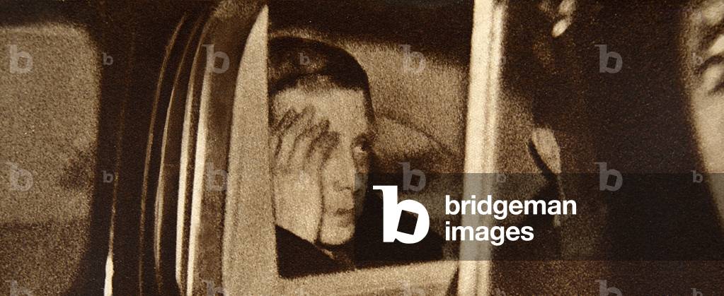 Edward VIII leaving Buckingham Palace after his abdication speech, on the way to Portsmouth to board the destroyer 'Fury', 11th December 1936 (sepia photo)