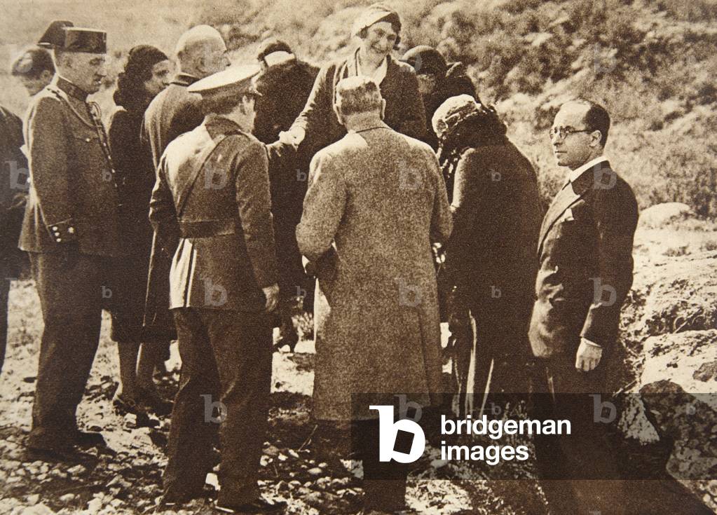 Queen Ena of Spain going into exile, April 15, 1931 (b/w photo)
