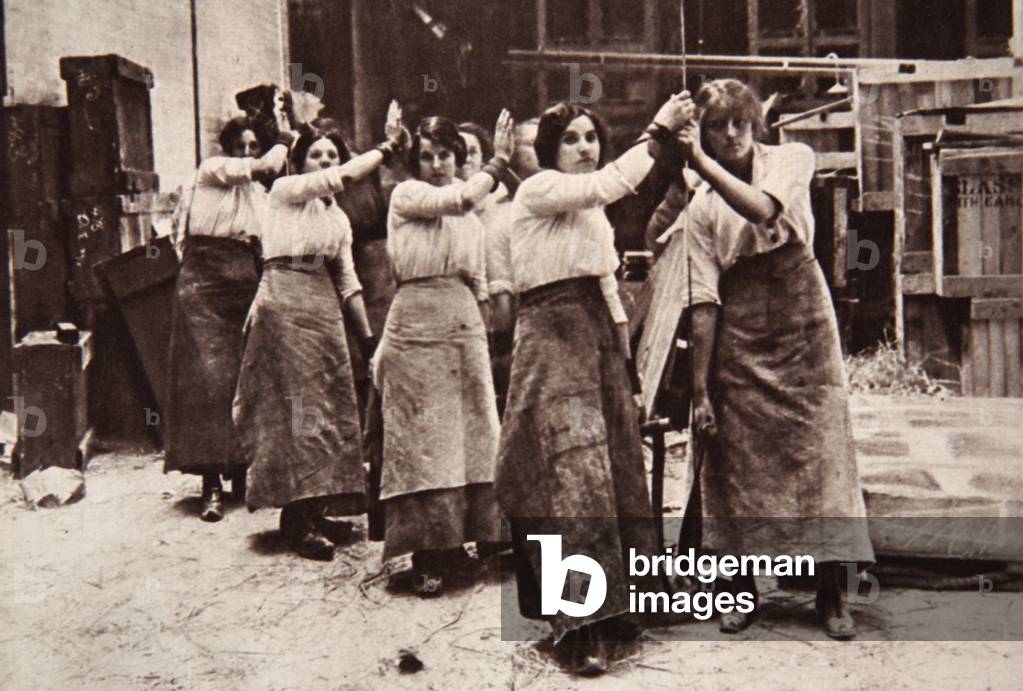 At St. Helen's: moving a huge sheet of glass, from 'The Illustrated War News', 21st June 1916 (sepia photo)