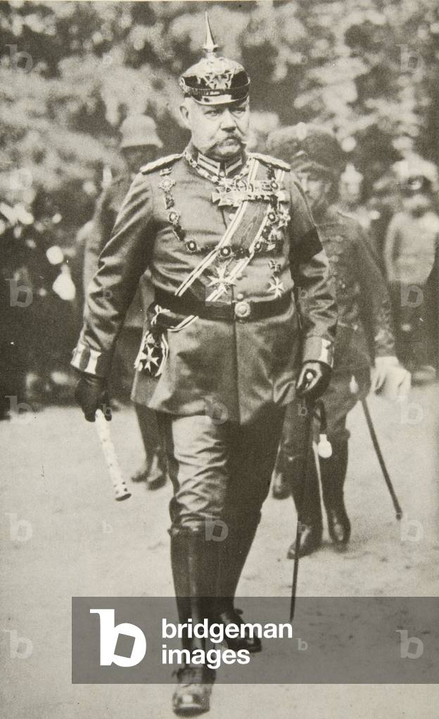 Paul von Hindenburg escorting the late Empress Auguste Viktoria to her place of rest , 1921 (b/w photo)