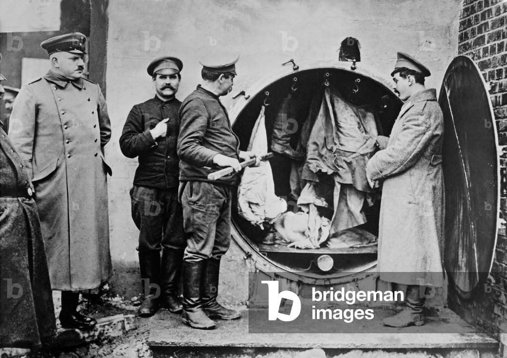 German soldiers disinfecting clothing c.1914-18 (b/w photo)