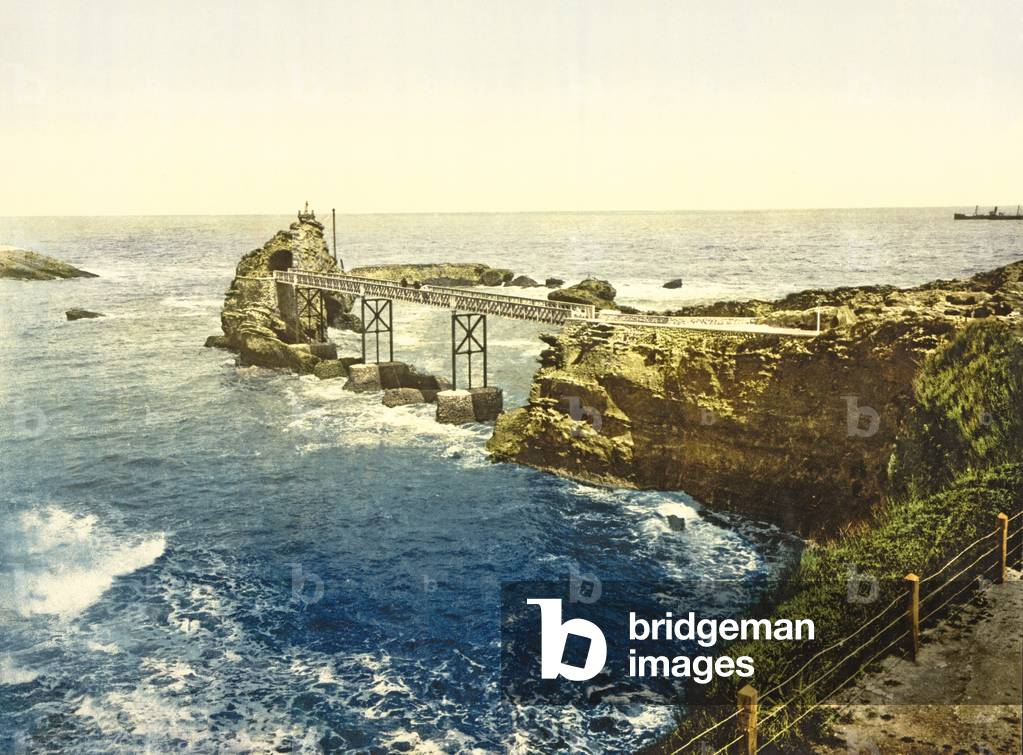View of the Virgin on the Rocks, Biarritz, 1890-1900 (chromolitho)