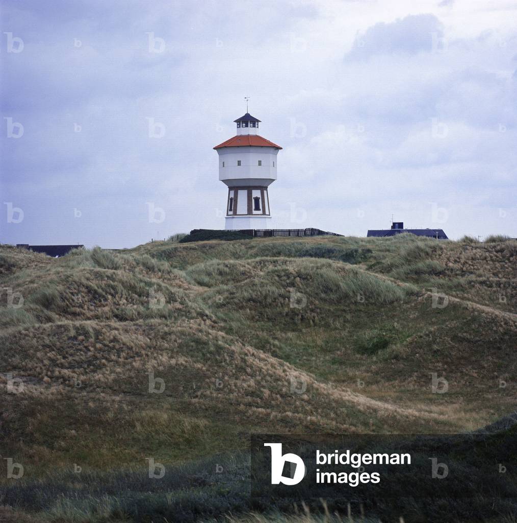 View of a watertower, built in 1909 (photo)