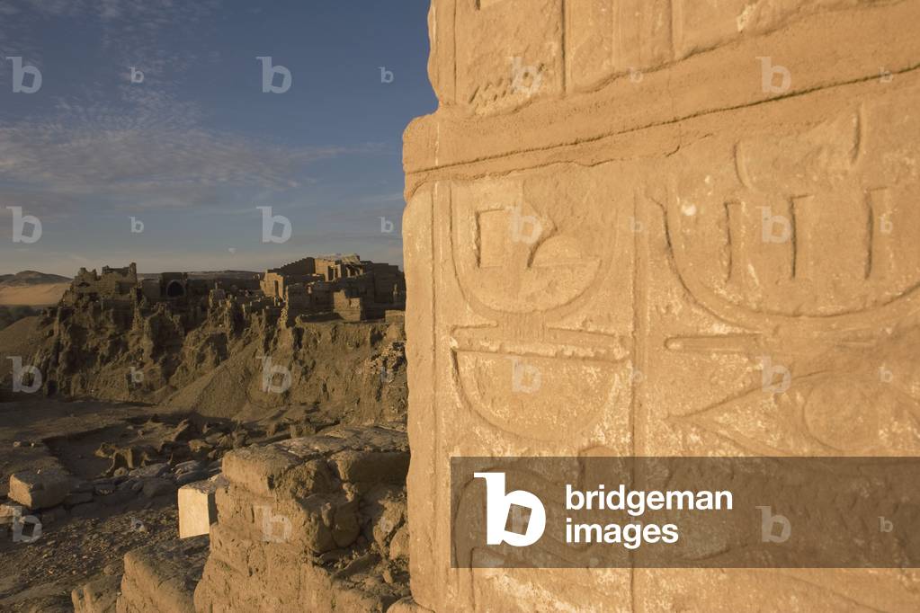 South entrance to the Khnum temple area, Elephantine Island, Aswan, Egypt (photo)