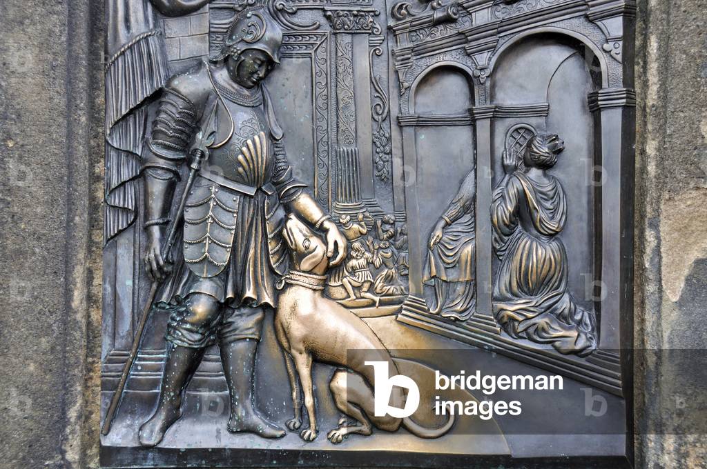 The confession of Queen Sofia with John of Nepomuk (bronze)