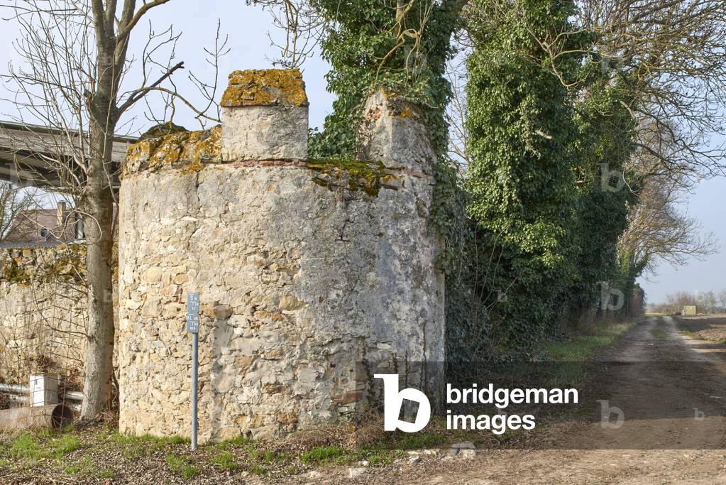 Remains of the 16th century wall at the Sandhof, Eich (colour photo)