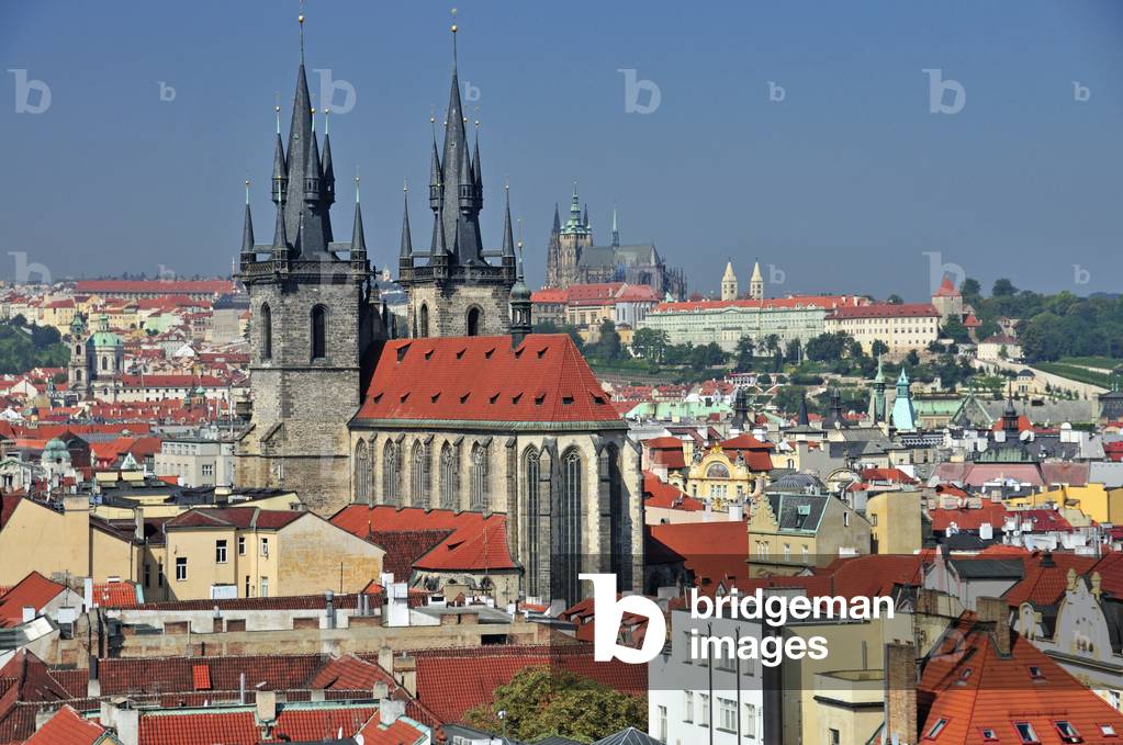 Church of Our Lady before Tyn, behind the Hradchany with Prague castle and St. Vitus cathedral, Prague, Czech Republic