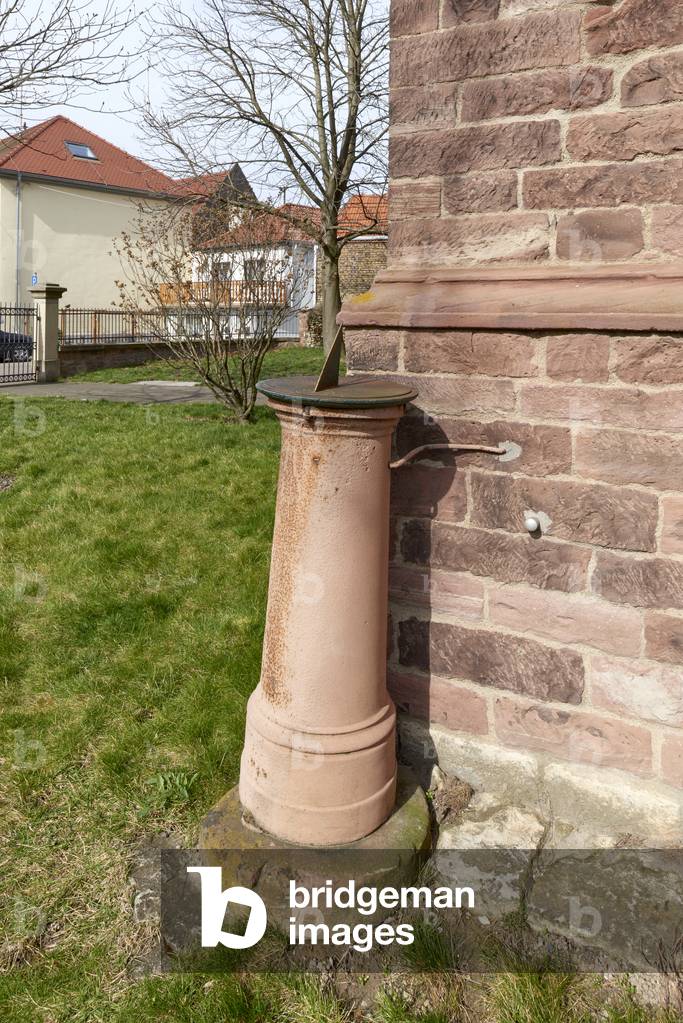 Sundial, Darmstadt, Eich (colour photo)