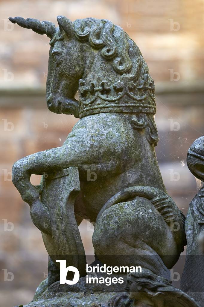 Fountain figure of a unicorn, emblem of Scotland, 2nd quarter of the 16th century, Linlithgow Palace, Linlithgow, West Lothian, Scotland (photo)