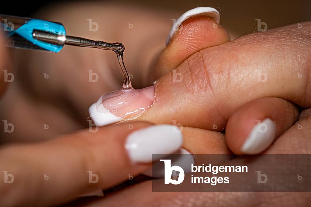 French manicure, Dijon, France, March 2020 (photo)