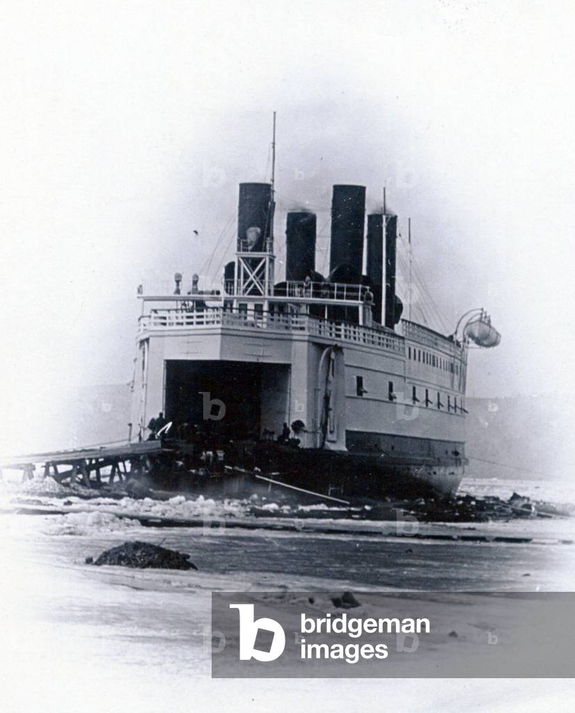 Yard no. 647, Baikal. Showing a bow view of the ice breaking train ferry steamer 'Baikal' (b/w photo)