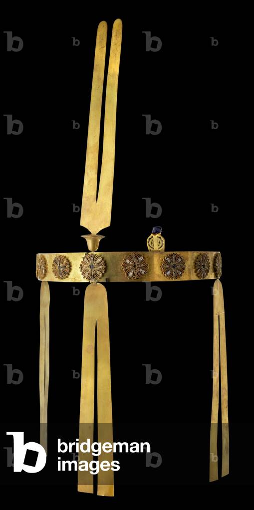 Diadem of Princess Sathathoriunet, from the Tomb of Sathathoriunet, Funerary Complex of Senusret II at Al-Lahun, Middle Kingdom (gold, lapis lazuli, carnelian & glass paste)