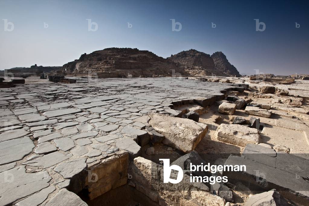 Original black basalt paving stones between Great Pyramid and Queen's pyramid (photo)