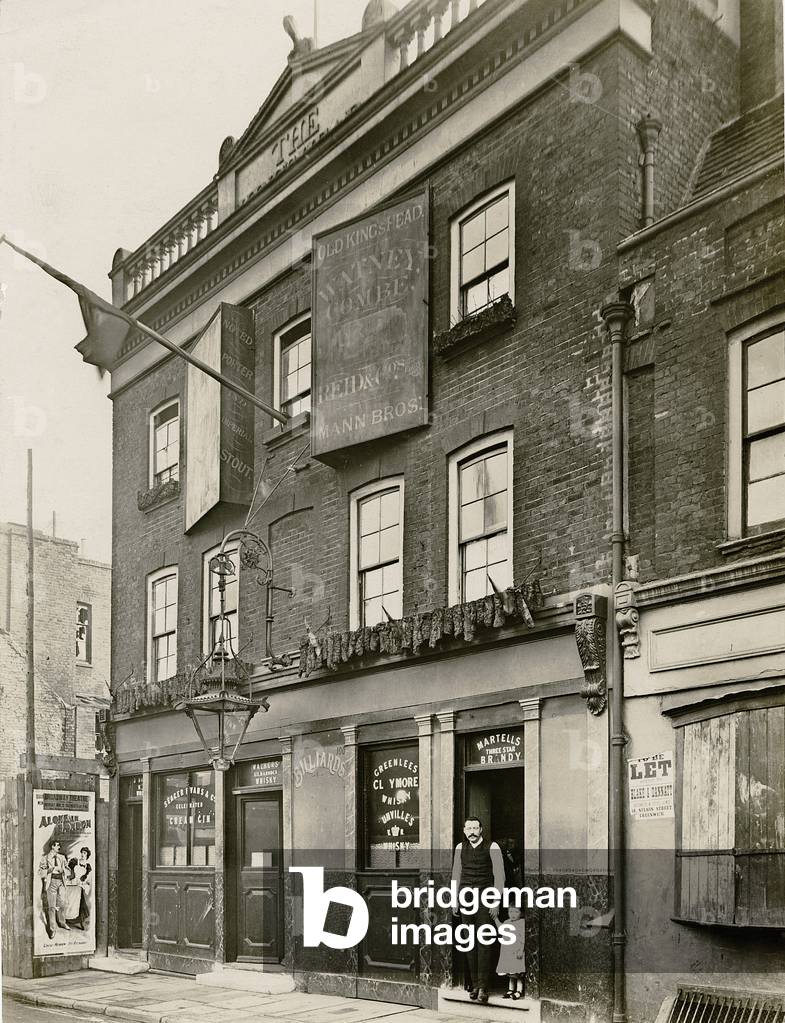 View of the Old King's Head Pub, Old Woolwich Road, London, before 1910 (b/w photo)