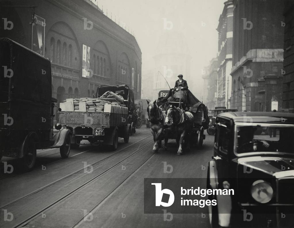9:45am, Tooley Street, London, 17th March 1936 (b/w photo)