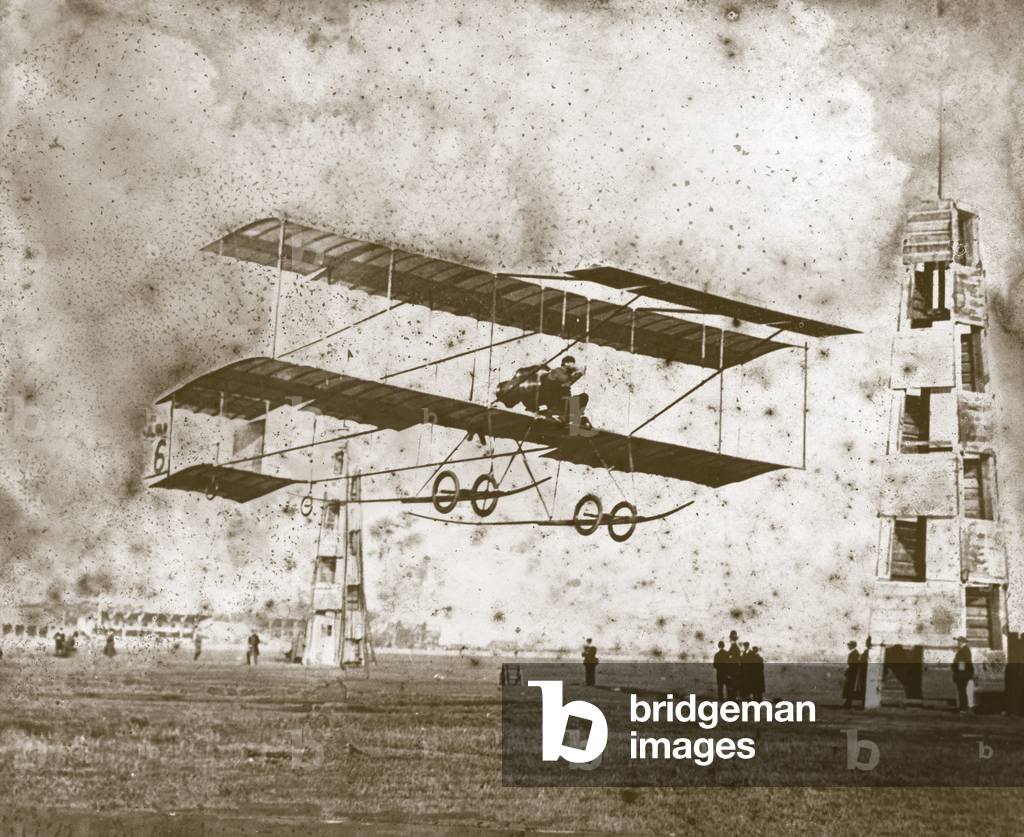 Farman's 47-mile flight, Blackpool, England (b/w photo)