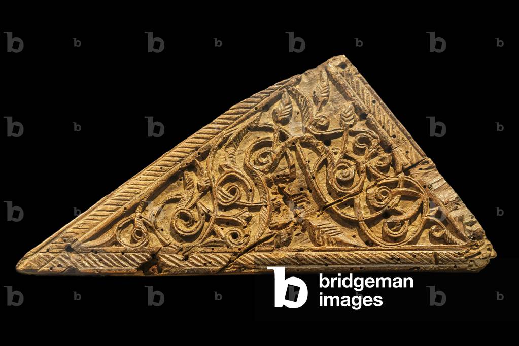 Element of the minbar of the great mosque of Kairouan. Tunisia, second half of the 9th century. Teak carves biface. Louvre Museum