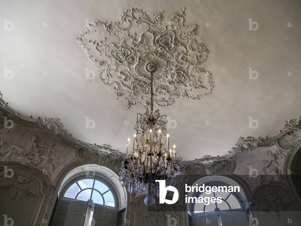 Chandelier of the Salon du Prince, in grey and green camaieu, architect Germain Boffrand (1667-1754), 1735. Hotel de Soubise, Paris, 18th century