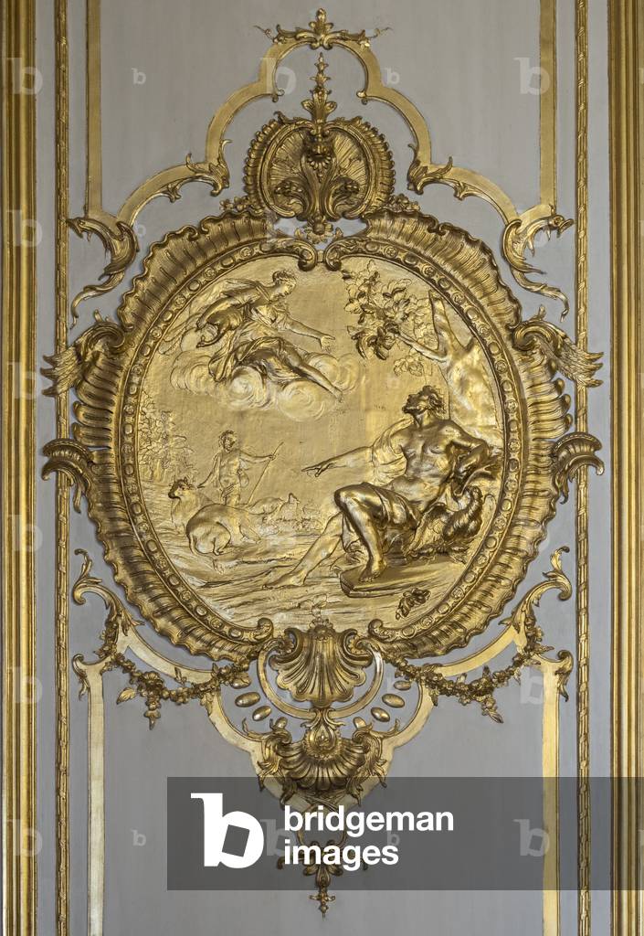 Medallion carves and adorns Jupiter's love life. Princess's parade or parade room. Hotel de Soubise, Paris, 18th century