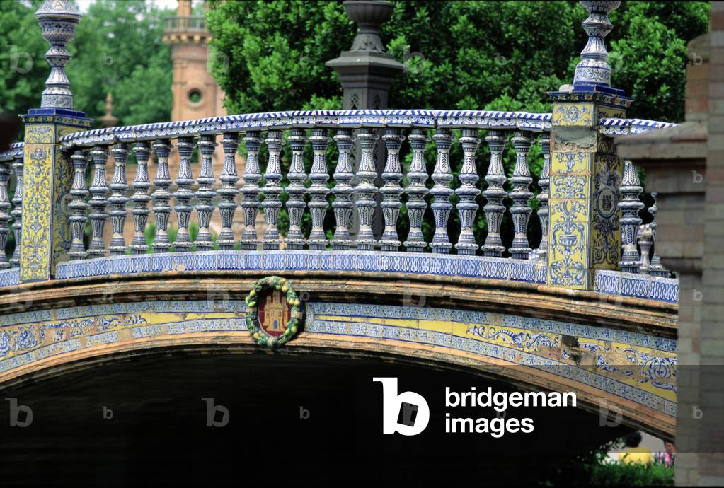 View of one of the bridges of the central section of the semicircular arcade designed by Anibal Gonzalez y Alvarez Osorio (1876-1929) 1914-28 (photo) (see also 239630 and 239631)