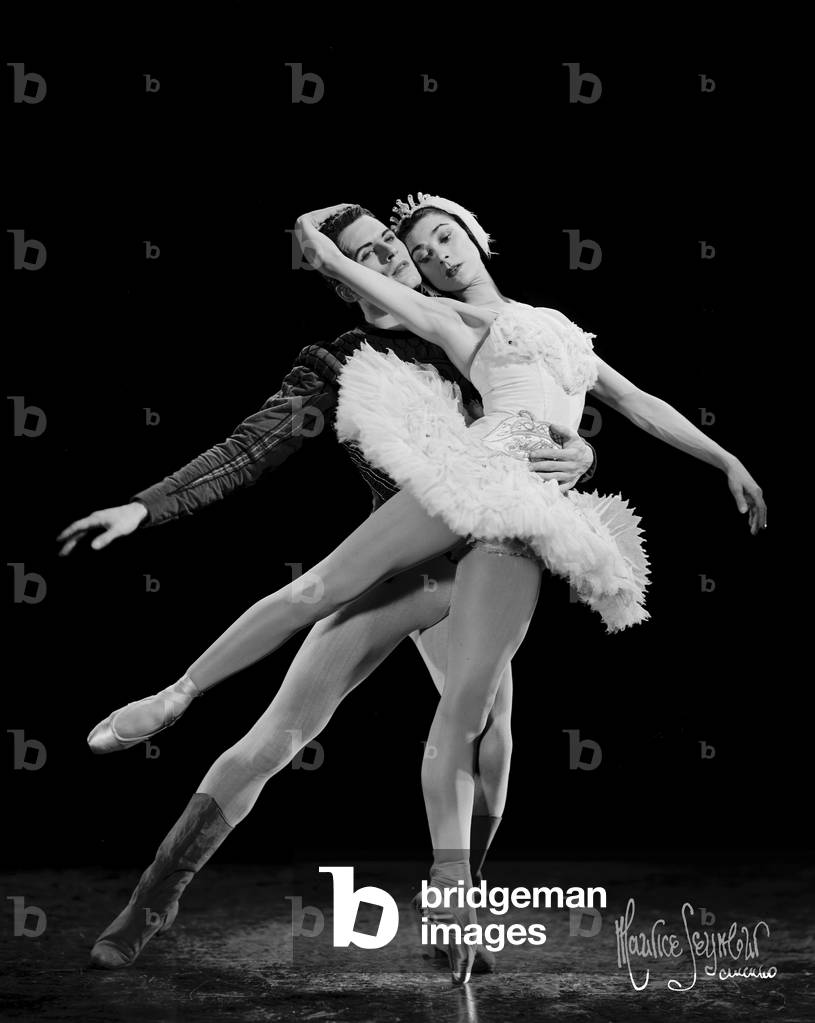 Margot Fonteyn & Michael Somes in Swan Lake