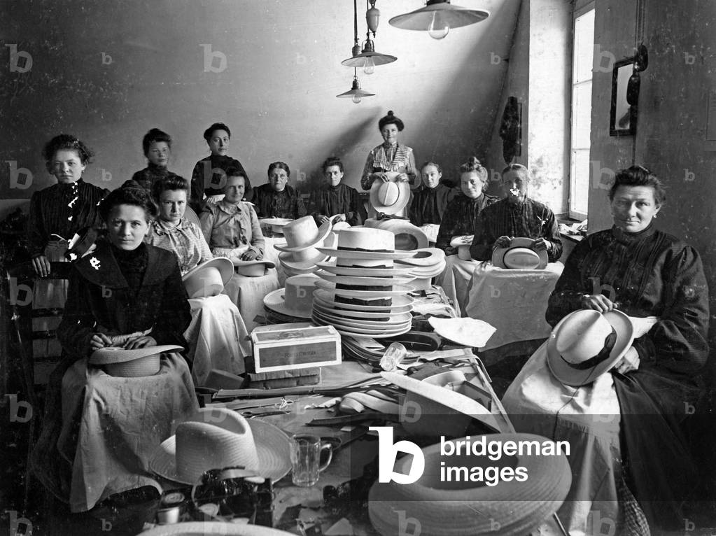 Women making hats, 1905 (b/w photo)