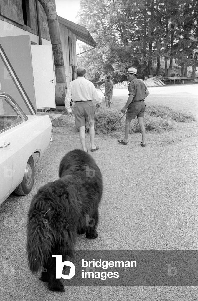 Carl Underberg on the Schwaerzenberg estate on Tegernsee lake, 1966 (b/w photo)