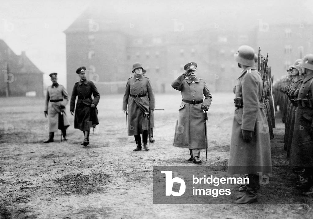Wilhelm Heye at a troop inspection, 1926 (b/w photo)