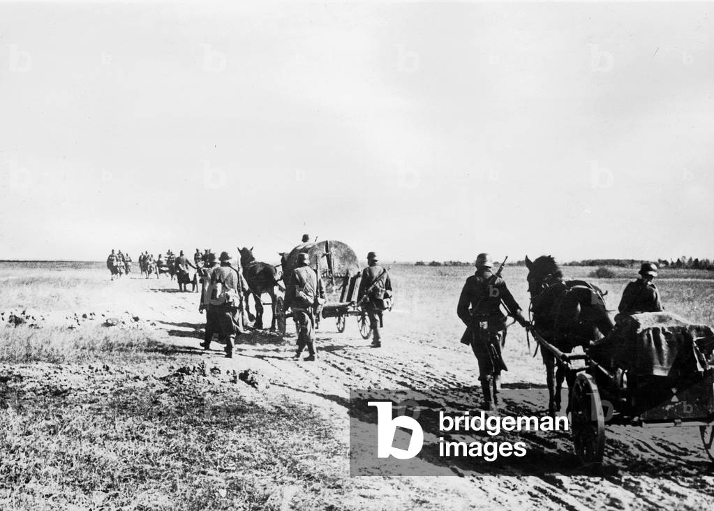 German soldiers march on the Eastern Front, 1941 (b/w photo)