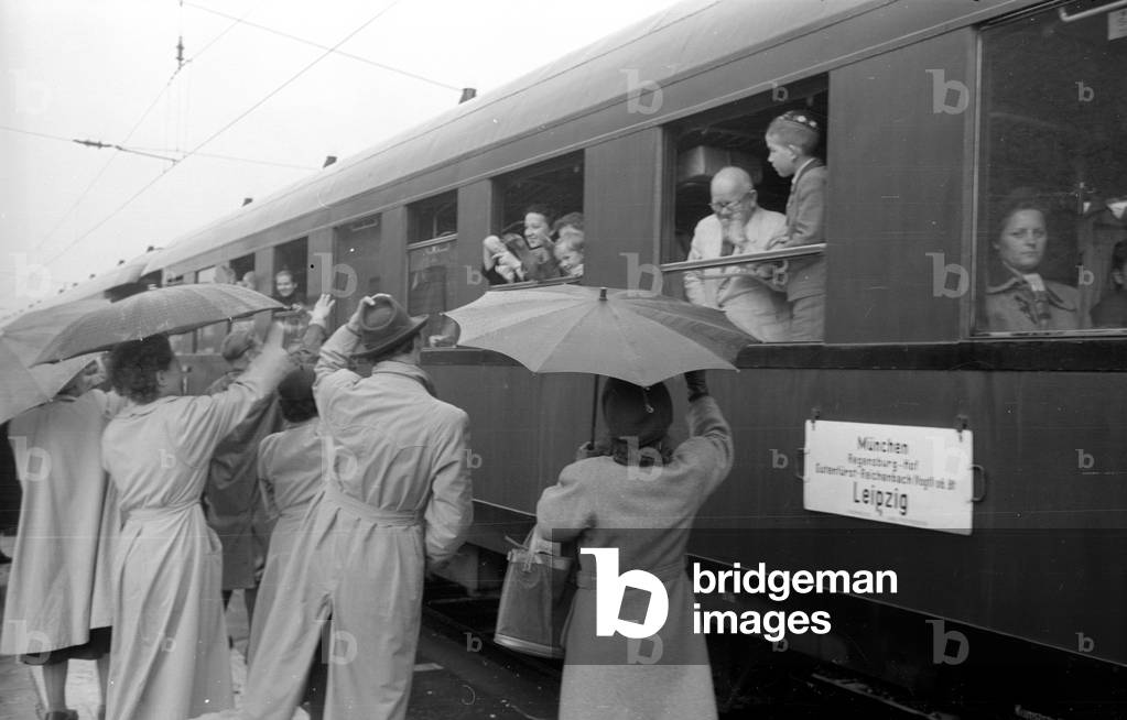 Farewell on a railway station, 1954 (b/w photo)