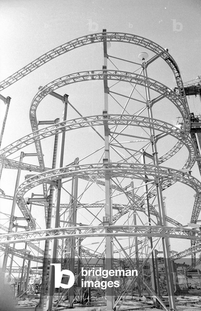 A roller coaster of Messerschmitt-Boelkow-Blohm, 1974 (b/w photo)