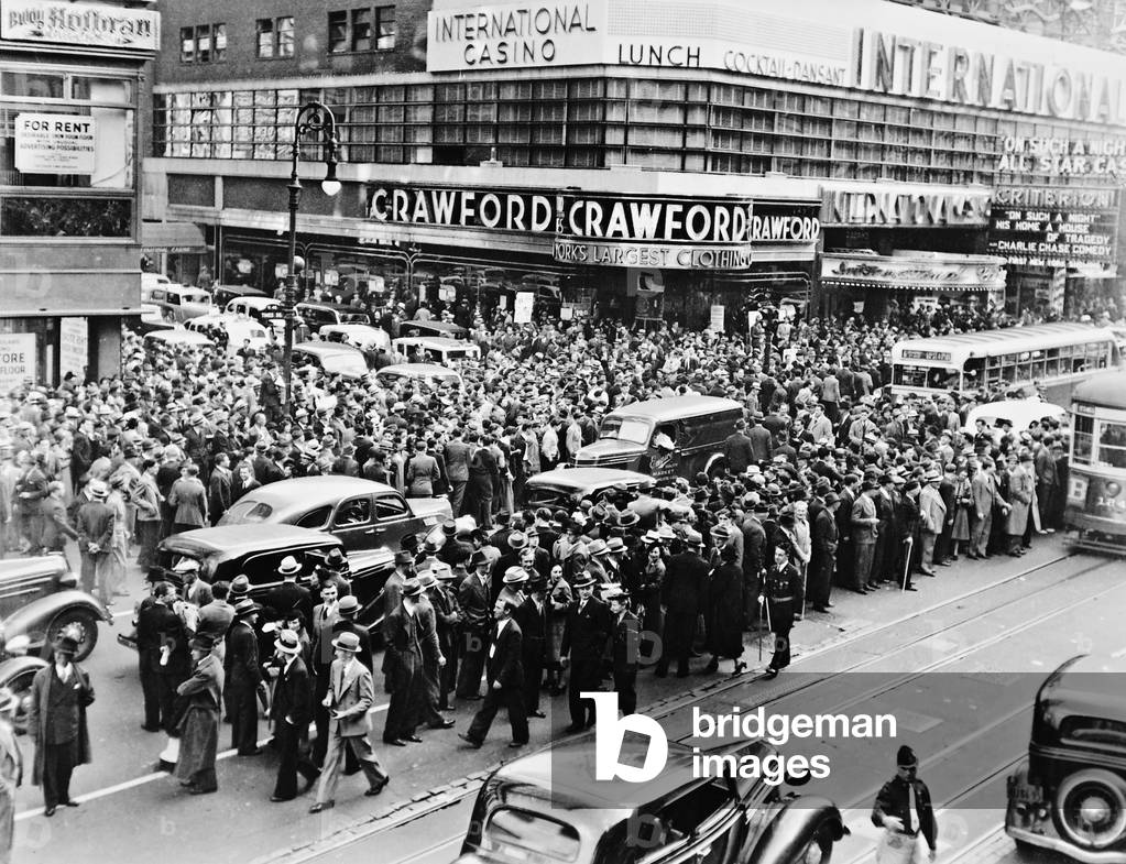 Participants of the American Legionnaires' Convention in New York, 1937 (b/w photo)