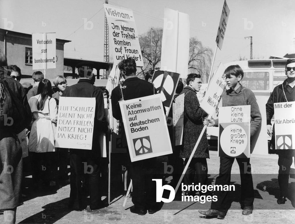 Antiwar demonstration, 1966 (b/w photo)