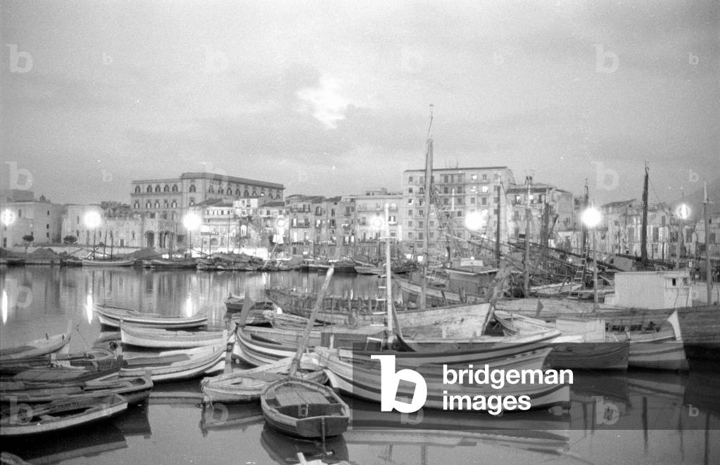 The port of Palermo, 1963 (b/w photo)